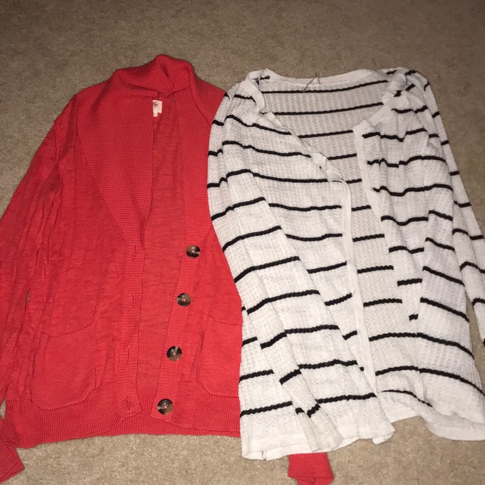 2 pairs of women’s cardigans